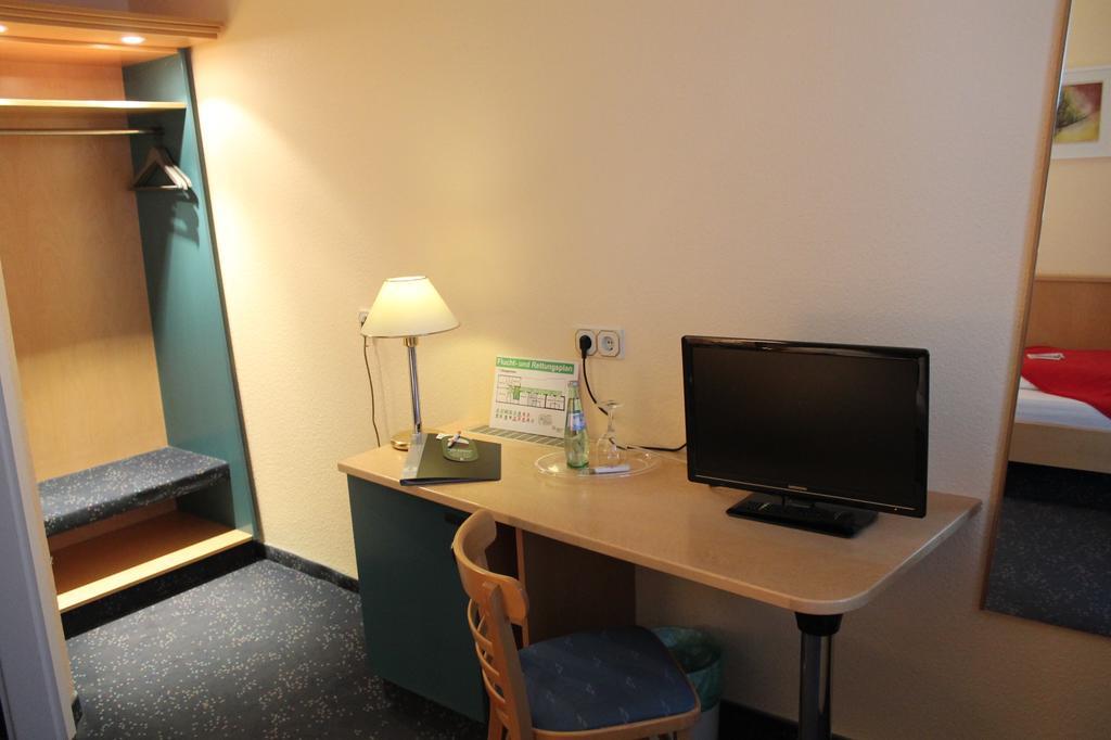 Hotel An Der Stadtmauer Muehlhausen  Ngoại thất bức ảnh