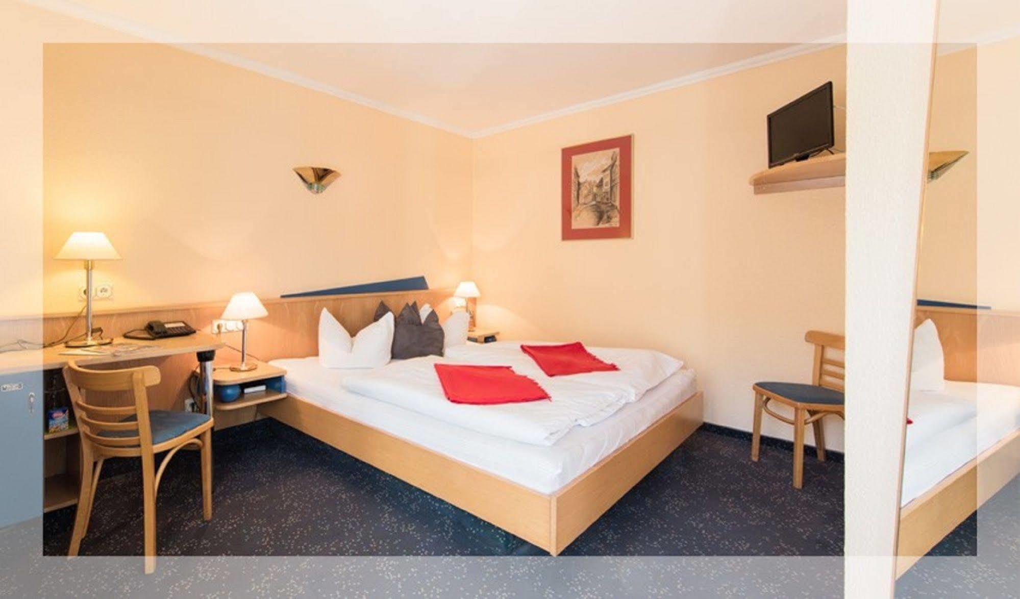 Hotel An Der Stadtmauer Muehlhausen  Ngoại thất bức ảnh